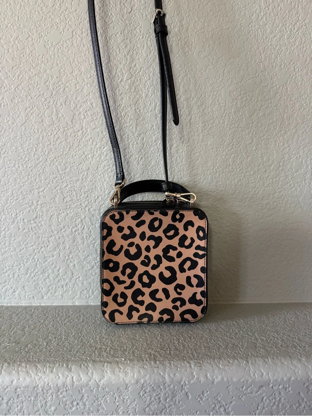 Kate spade Daisy vanity crossbody cheetah print